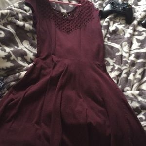 Maroon casual detailed dress